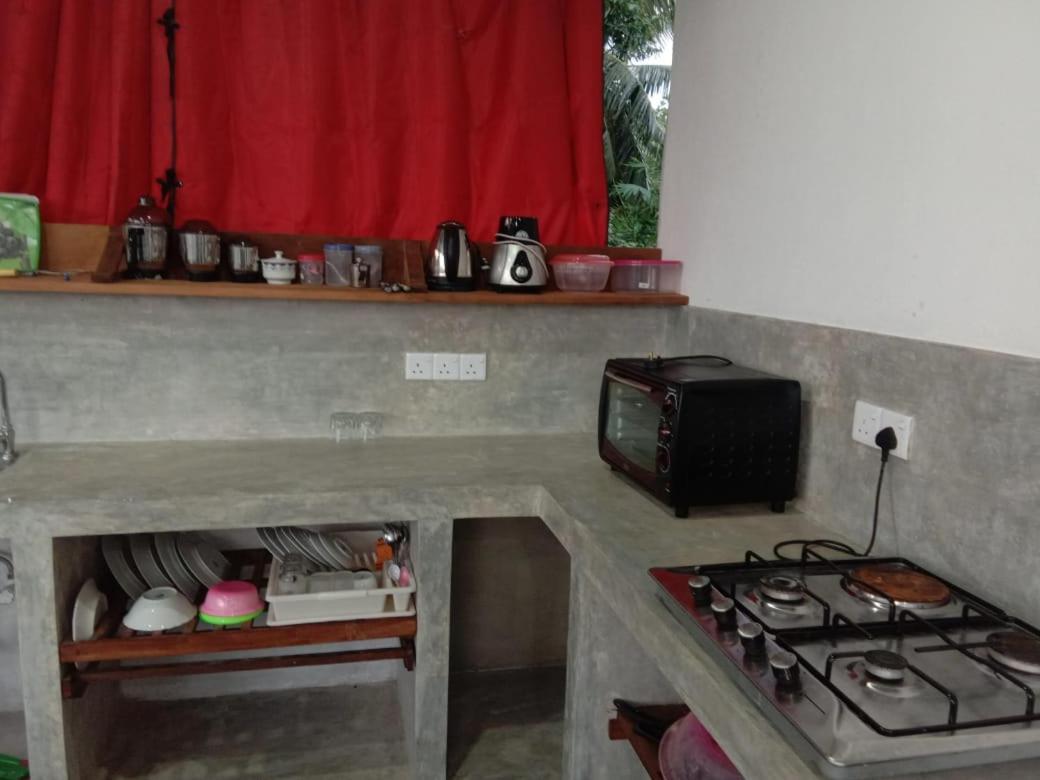 Sunny Mound Unawatuna Close By Sri Yoga Shala Room photo